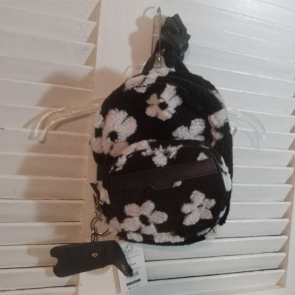 NWT☆ Convertible Backpack/Crossbody